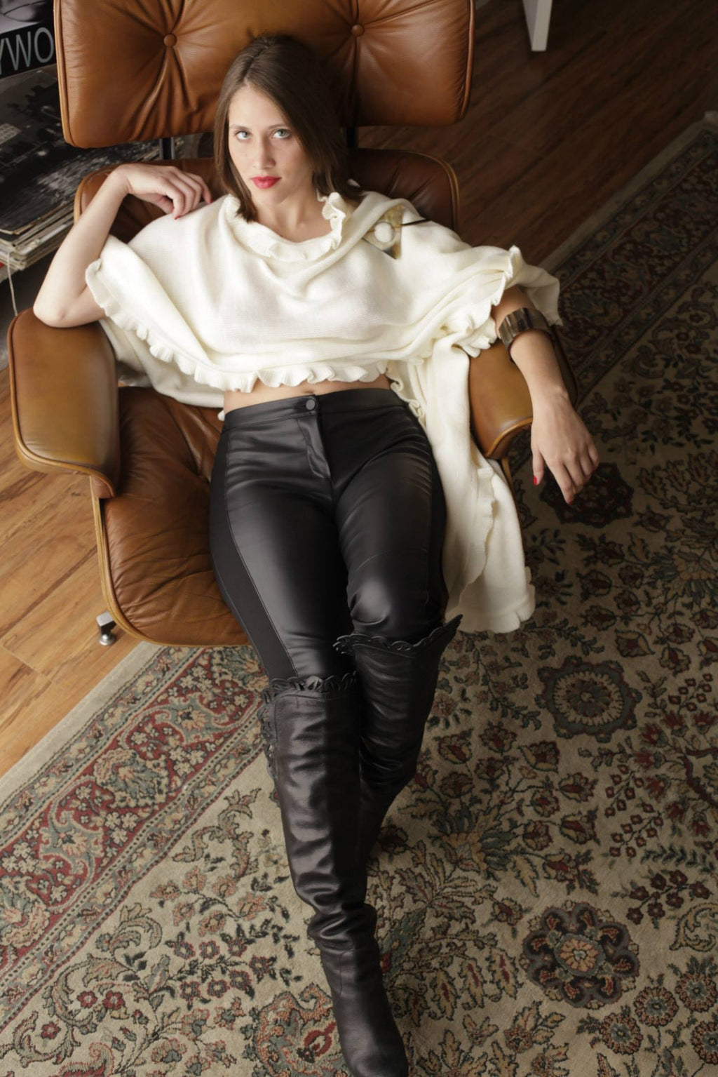 Alpaca Capa Signature Knit with Ruffle